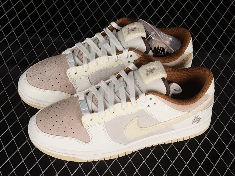 All categories Nk SB Dunk series Nk SB Dunk Low low-top sneakers M version pure original Nk Dunk Low "Year of the Rabbit" Year of the Rabbit Sui Rabbit theme SB low-top sports and leisure sneakers FD4203-211
